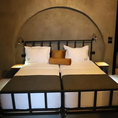 17 Boutique Bed & Breakfast