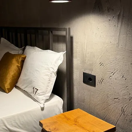 Bed & Breakfast 17 Boutique *