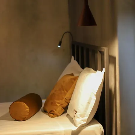 17 Boutique Bed & Breakfast *